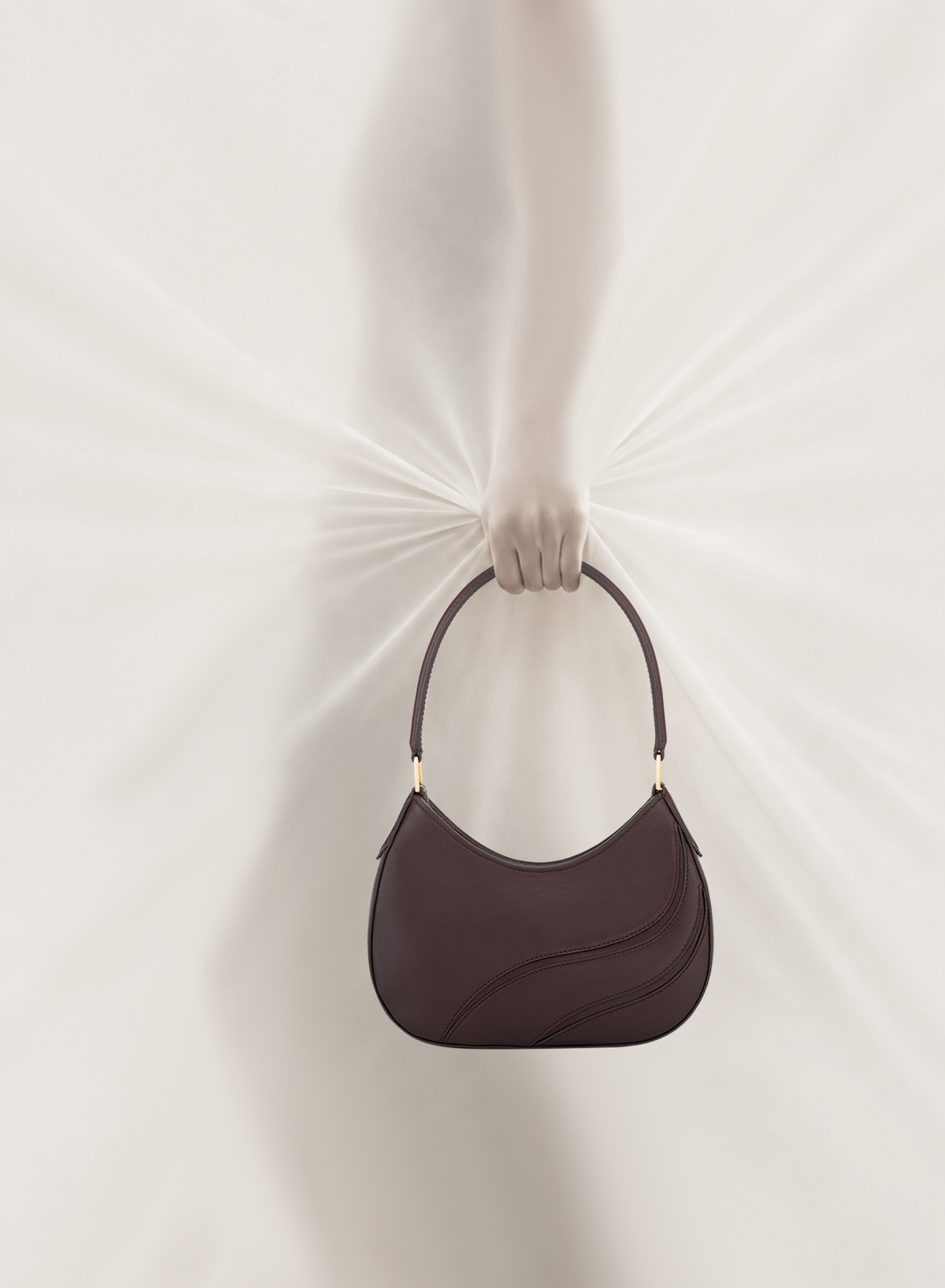 Amor Cutwork in Mahogany, Lifestyle