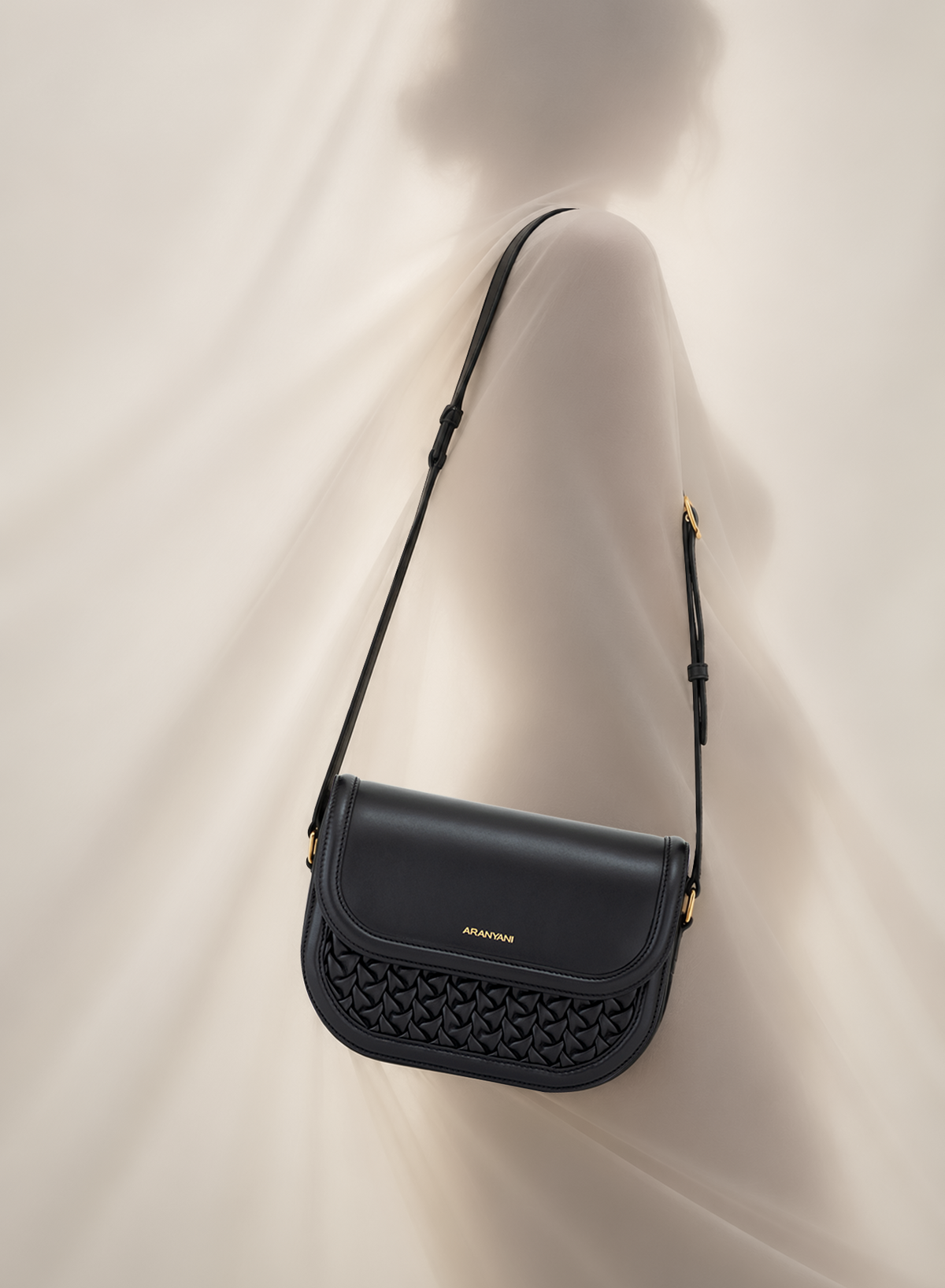 Astra Crossbody Hand-pleated in black, Lifesyle