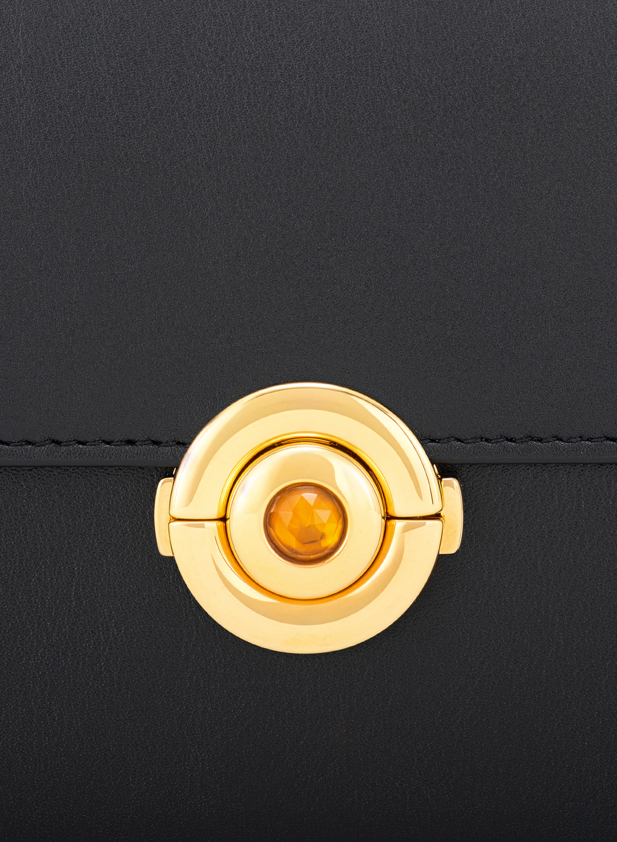 Lila Citrine Push Lock in Obsidian, close-up detail