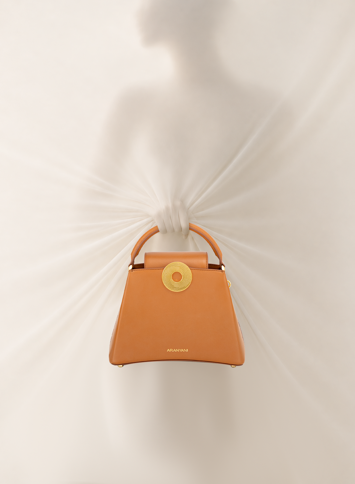 Electra M Monogram in Bruno, Lifestyle