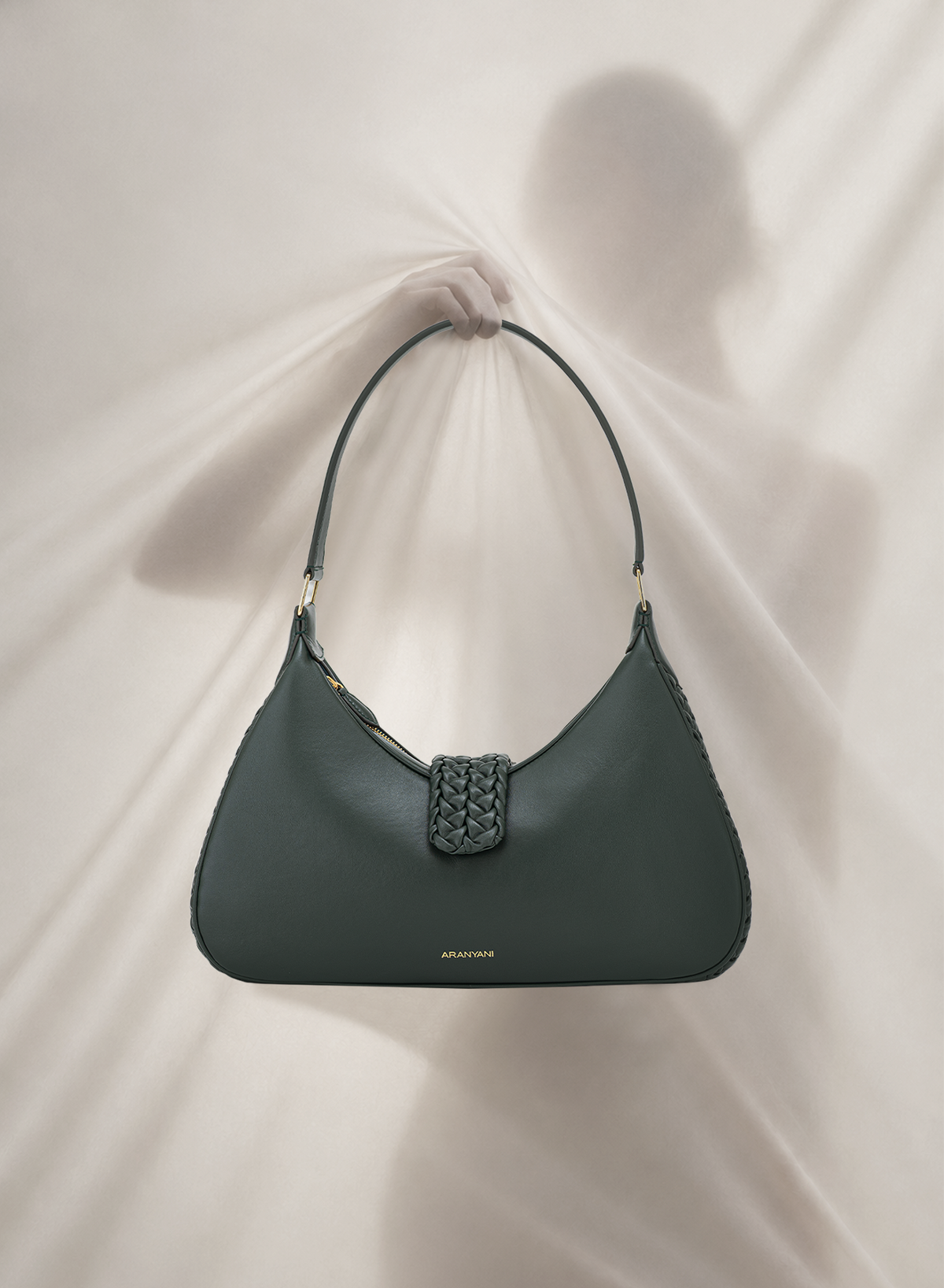 Velora Hand-pleated in green, Lifestyle
